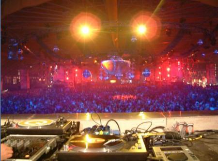 voici une autre sc�ne mais vremen  rien a vous dir la par ce que vous look�  bien la piste comme!..